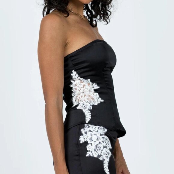 Princess Polly black satin tube top with white lace appliqué🕊️🍸🖤☁️ - Picture 1 of 8